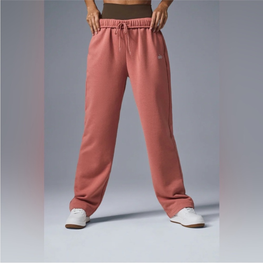 Alo Yoga Accolade Straight Leg Sweatpants